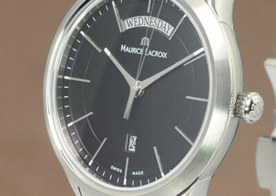 MauriceLacroix Les Classique Herrenuhr mit schwarzem Zifferblatt